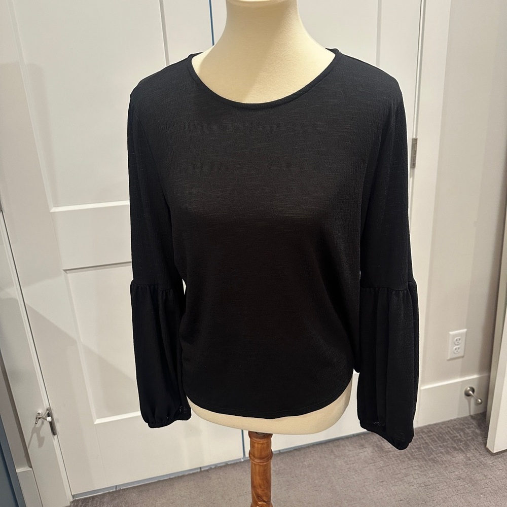 💐 Pebble and Stone Black Long Sleeve Boxy Blouse 💐